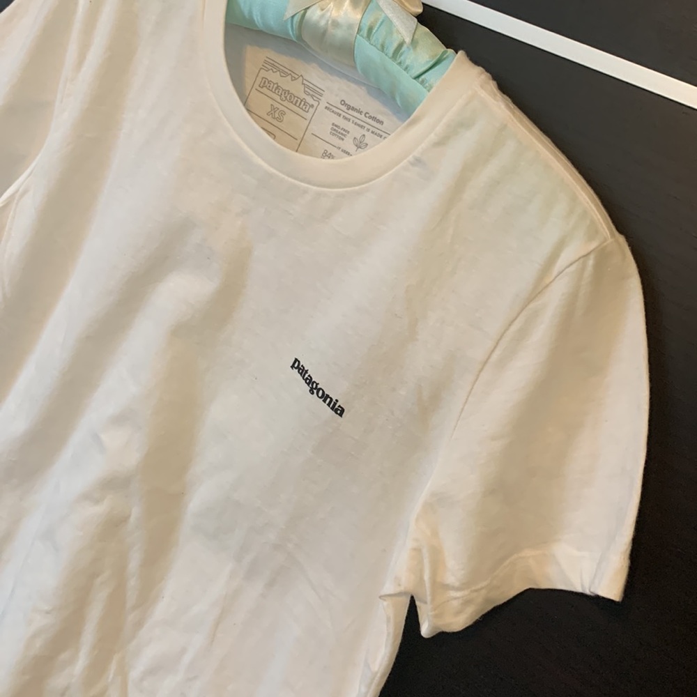 Patagonia Women’s P6 Logo Crew T-Shirt - Picture 3 of 12